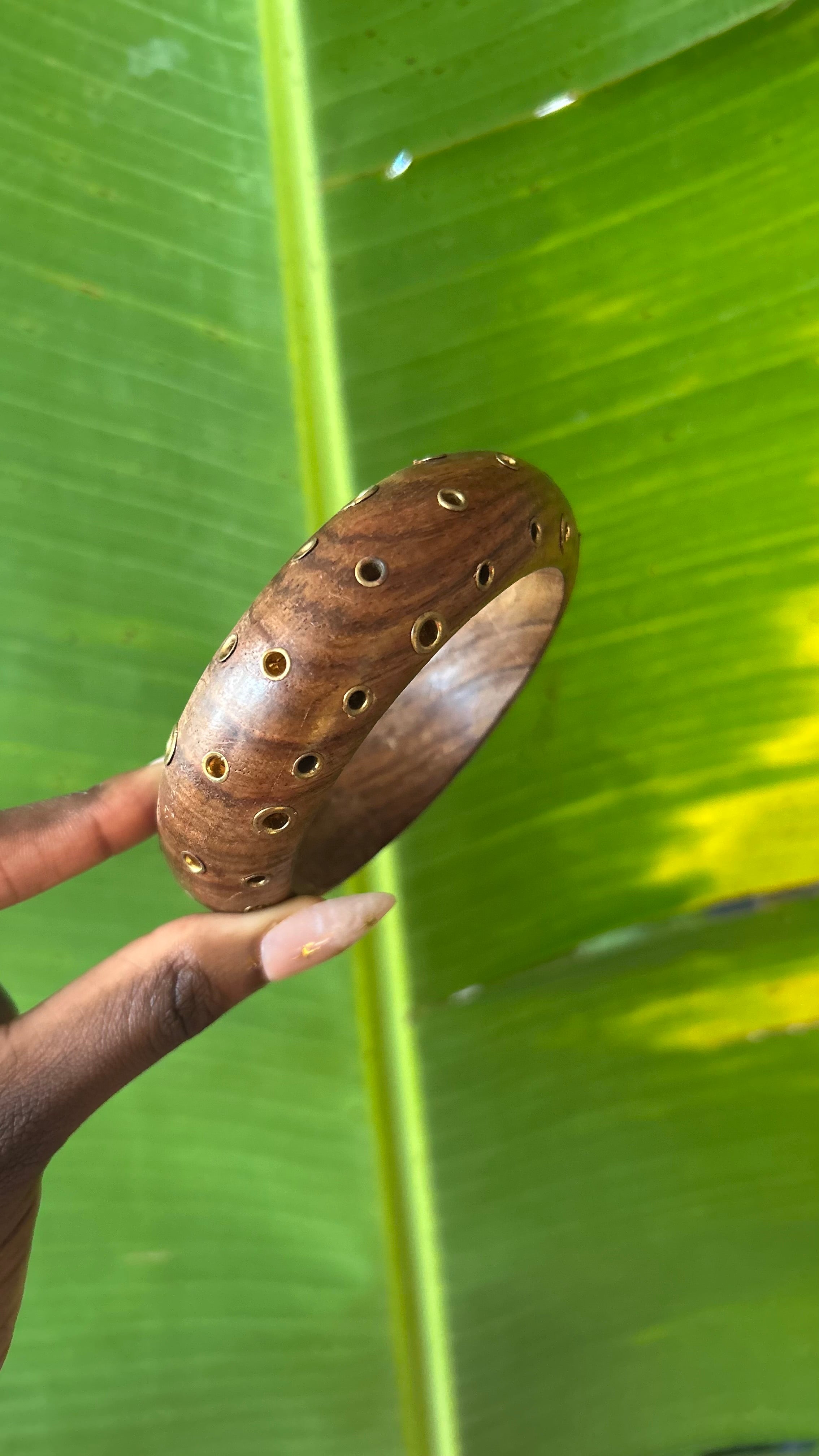 Grommet brass wooden bangle