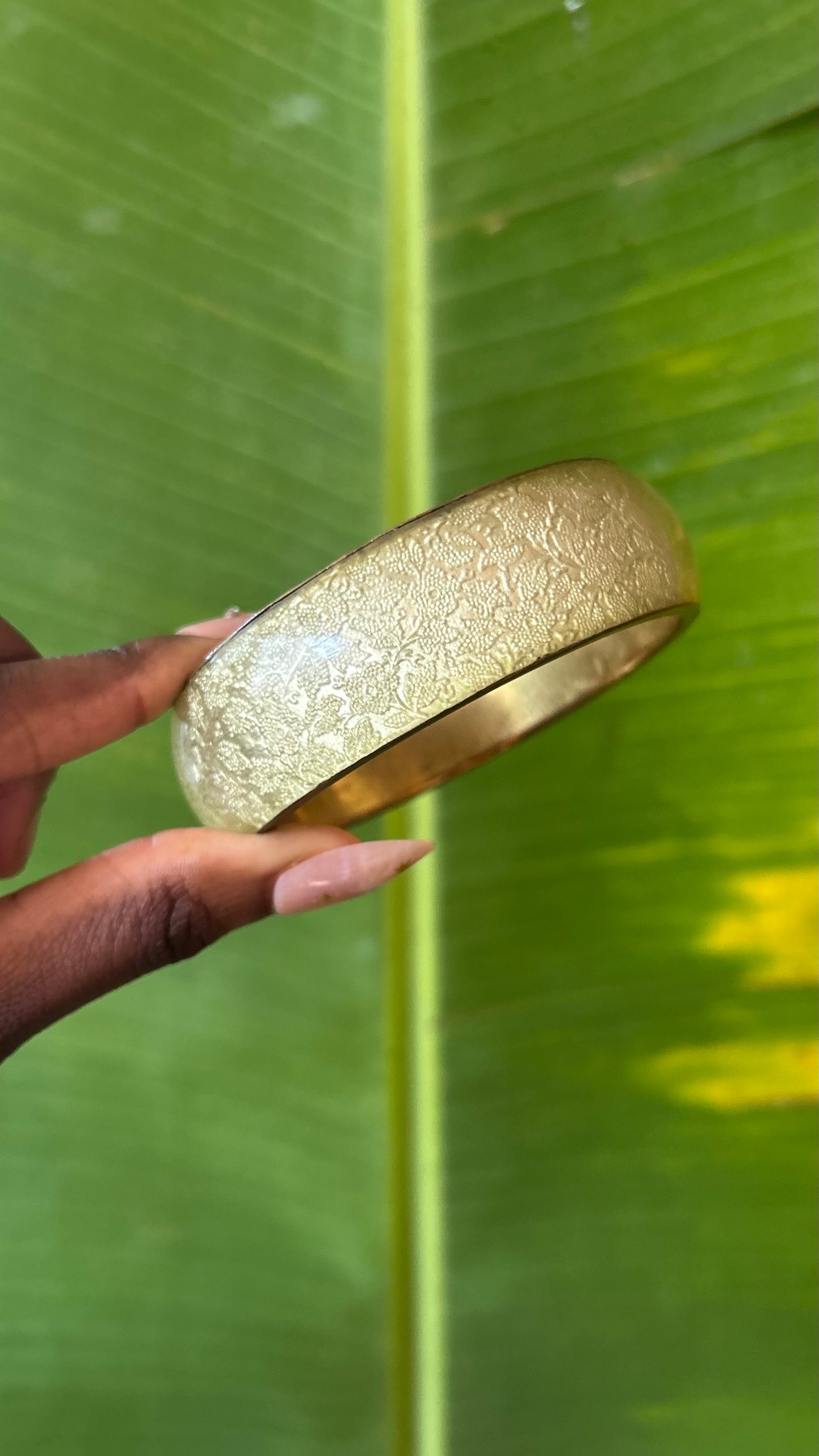 Vintage Floral lucite brass bangle