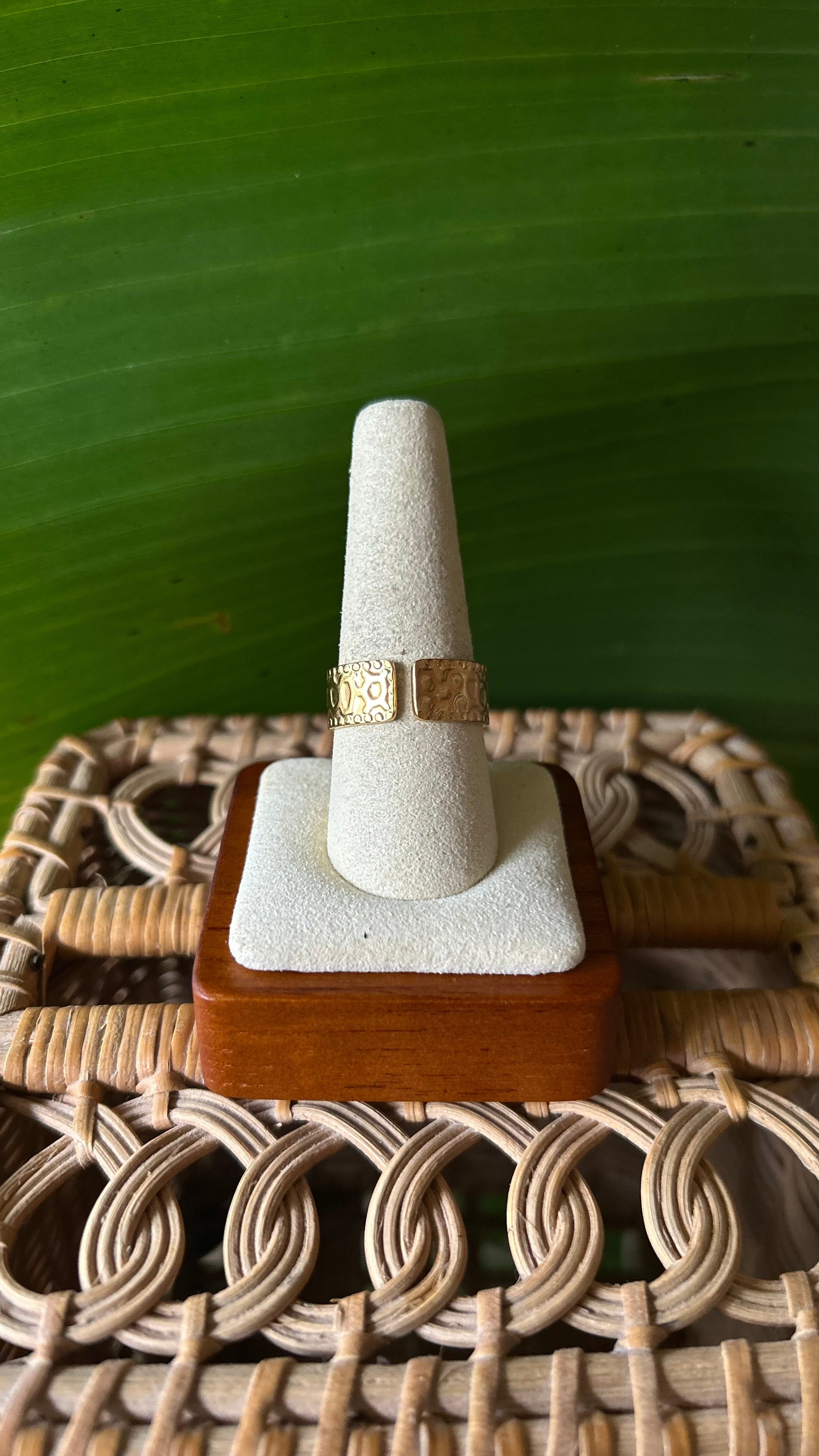 Turquoise gold hammered ring