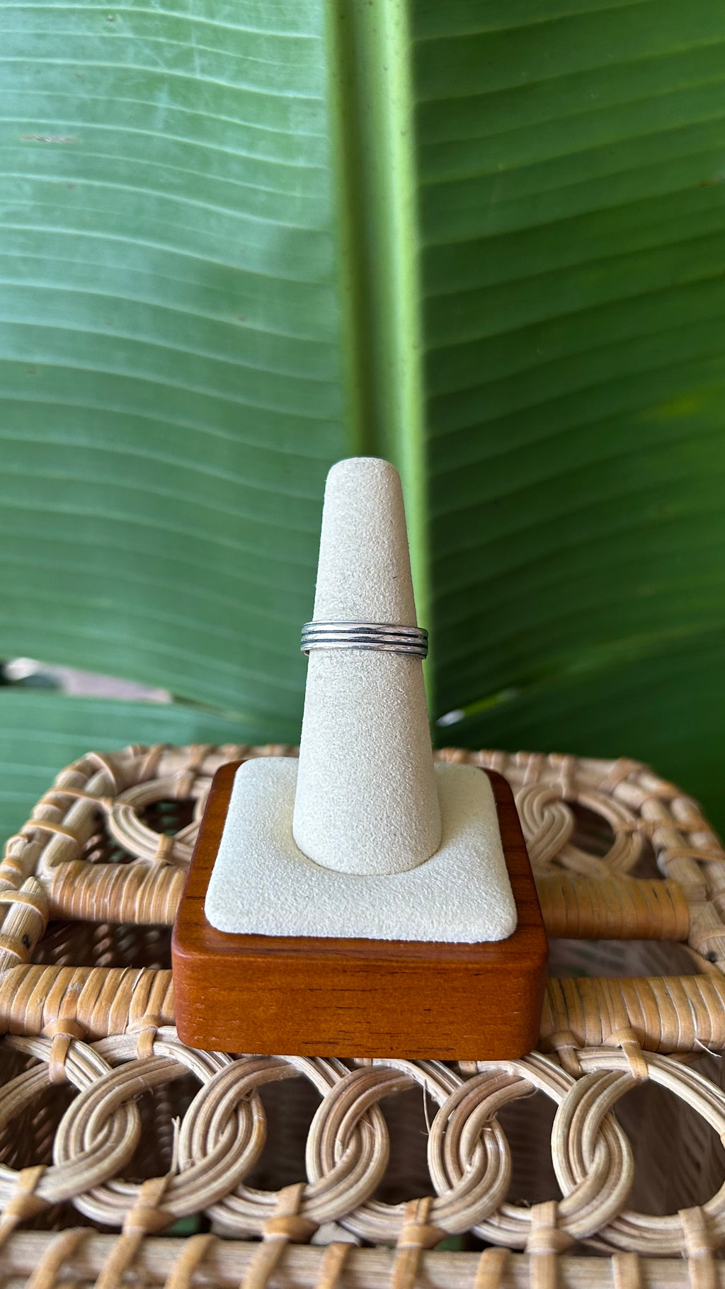 Green stone 9.25 ring