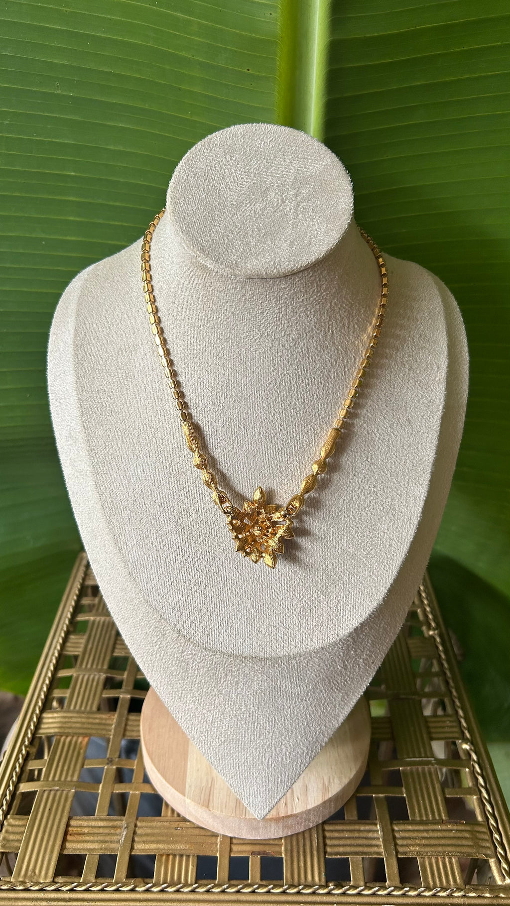 MONET 90s Vintage Statement Necklace – Gold-Tone Chain with Sapphire Blue Rhinestones