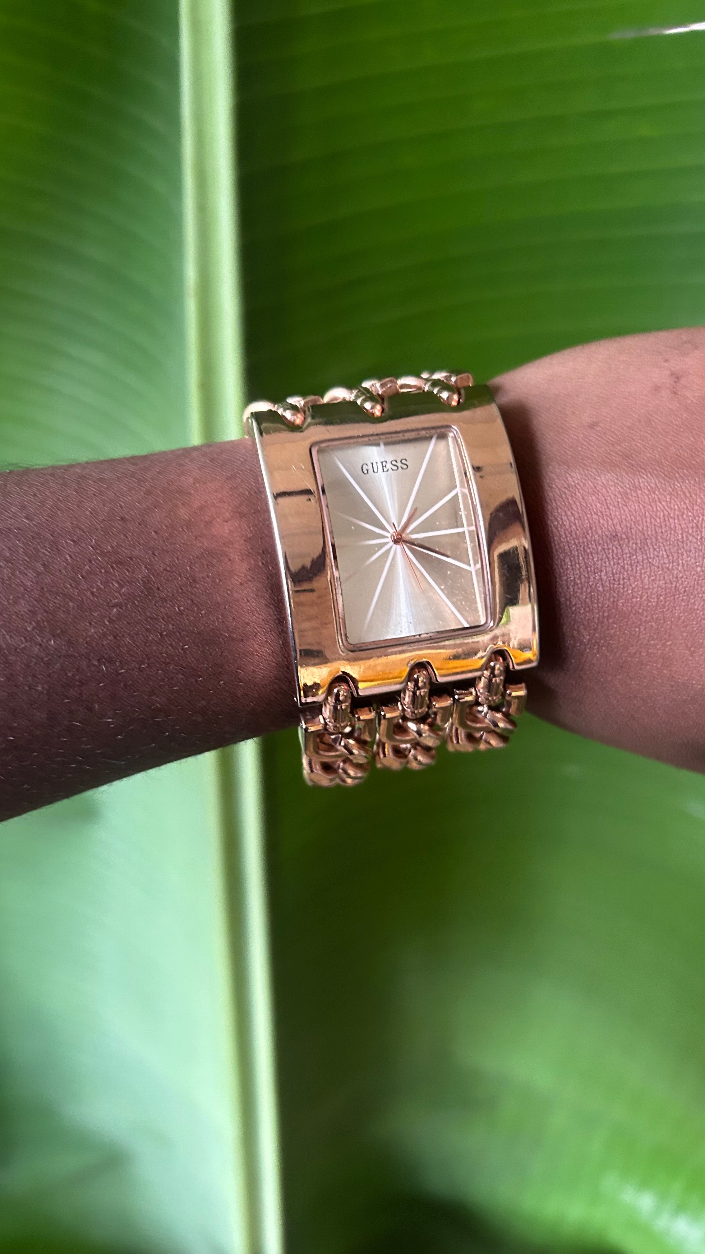 Guess Gold Chain Quartz watch